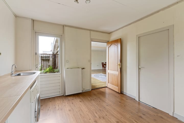 Twee-onder-één-kap te koop: Engelakker 32, Warmenhuizen
