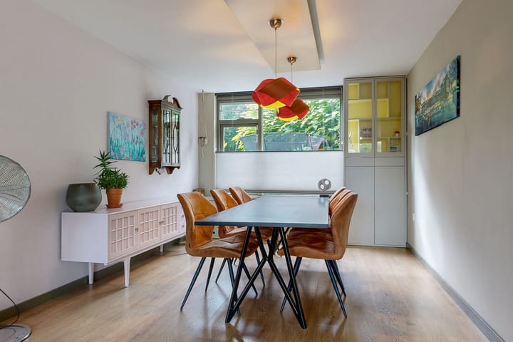 Tussenwoning te koop: Marga Klompéstraat 35, Alphen Aan Den Rijn