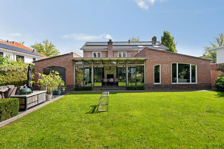 Vrijstaande woning te koop: Burg. de Kuijperlaan 14, Veghel