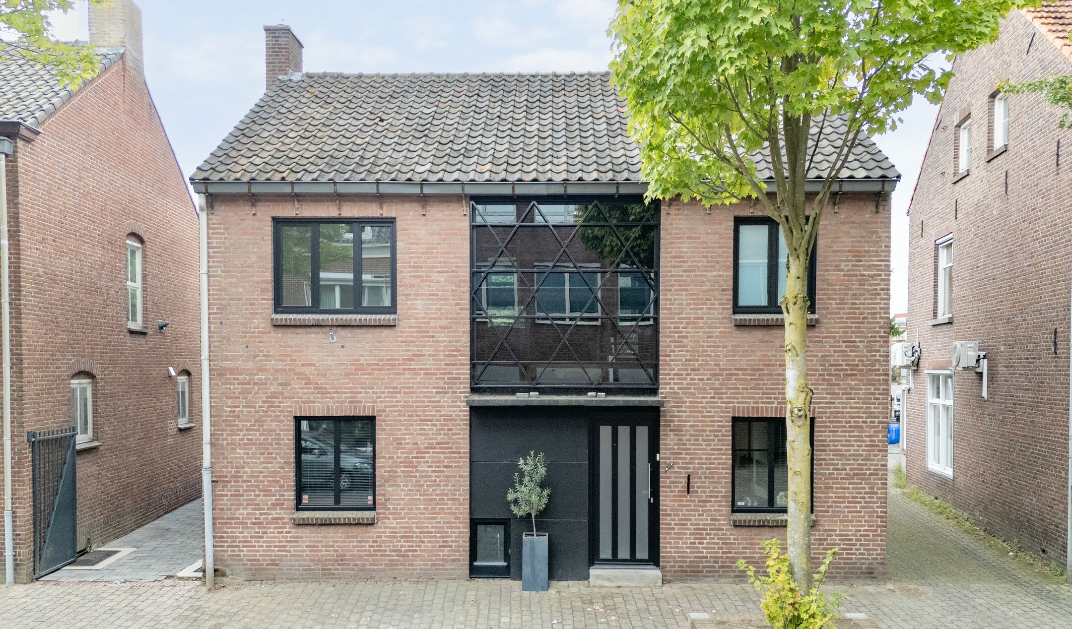 Photo 9 of Patersstraat 18