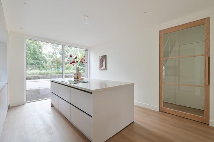 Hoekwoning te koop: Maarten Lutherweg 142, Amstelveen