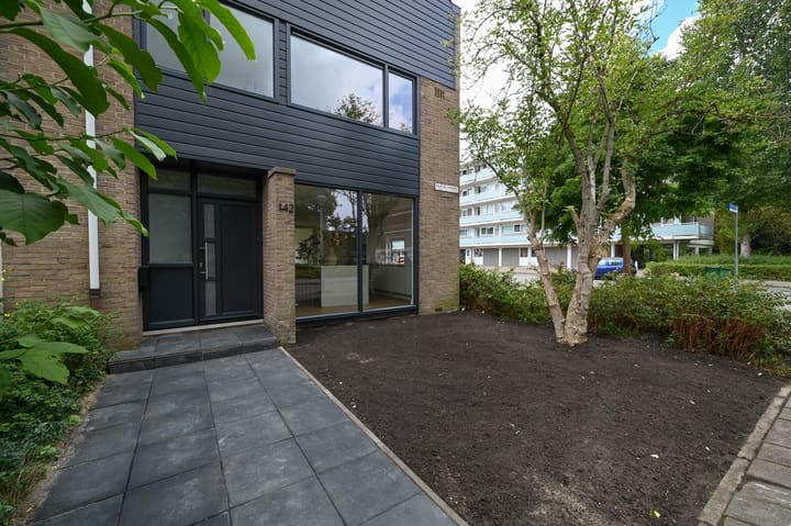 Hoekwoning te koop: Maarten Lutherweg 142, Amstelveen
