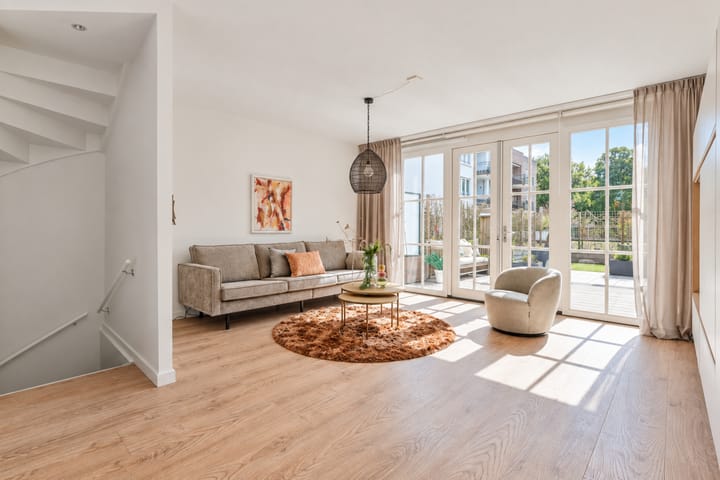 Tussenwoning te koop: Nieuwstraat 46, Leidschendam