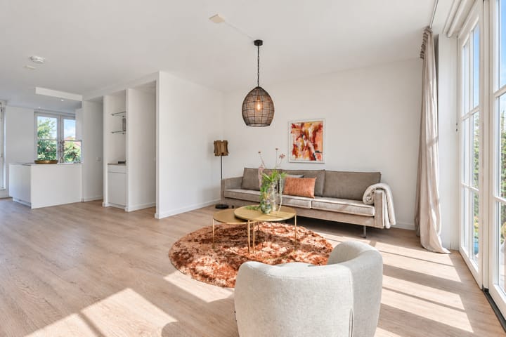 Tussenwoning te koop: Nieuwstraat 46, Leidschendam