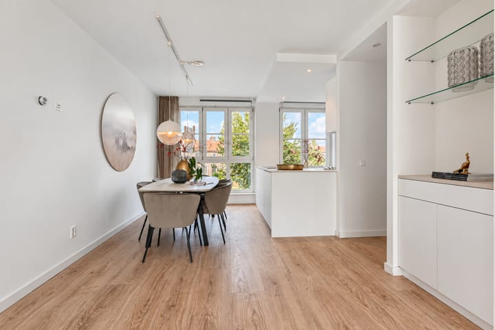 Tussenwoning te koop: Nieuwstraat 46, Leidschendam