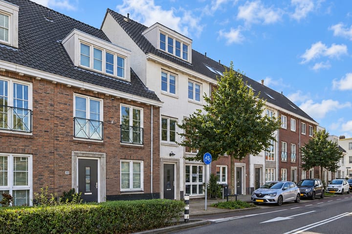 Tussenwoning te koop: Nieuwstraat 46, Leidschendam