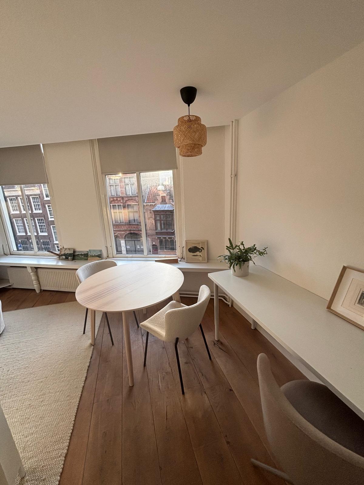Bekijk foto 2 van Nieuwezijds Voorburgwal 332-2