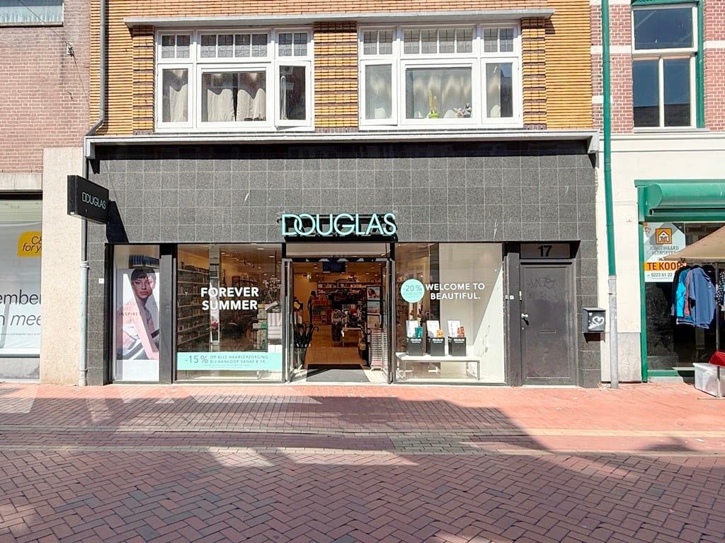 Bekijk foto 1 van Spoorstraat 15