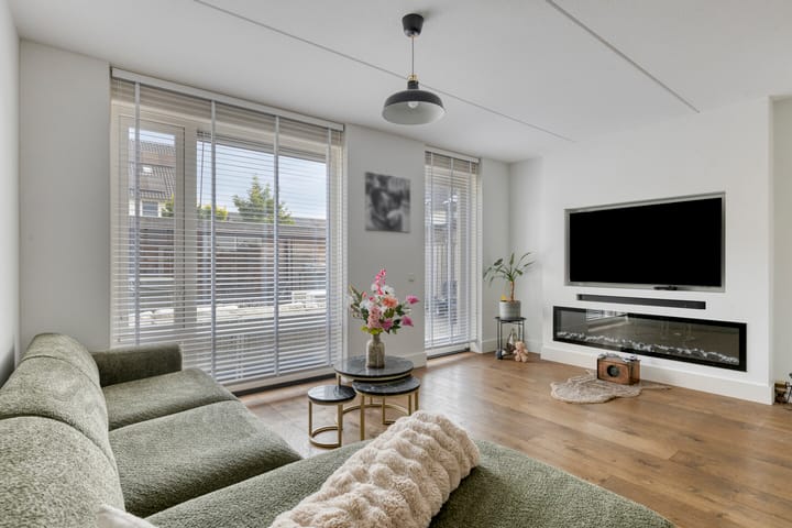 Hoekwoning te koop: Buru 73, Barneveld