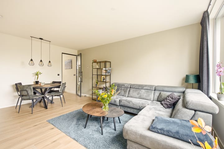 Tussenwoning te koop: Kantershof 188, Amsterdam