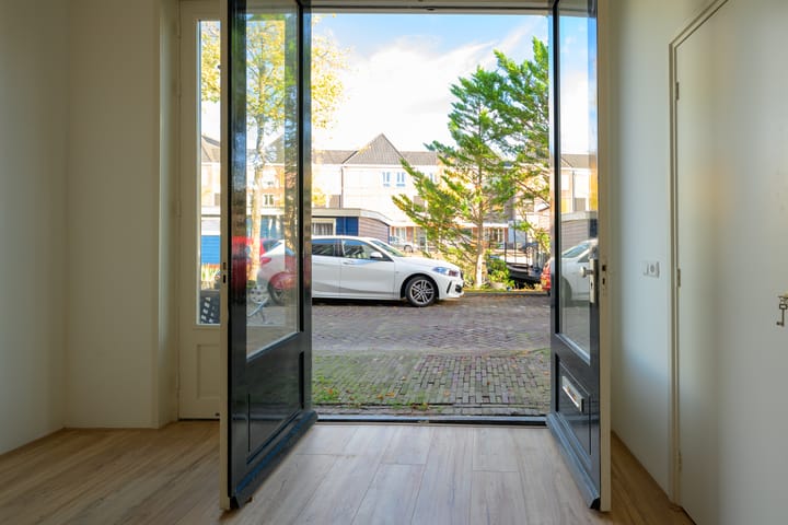 Studio te koop: Utrechtse Veer 28A1, Leiden