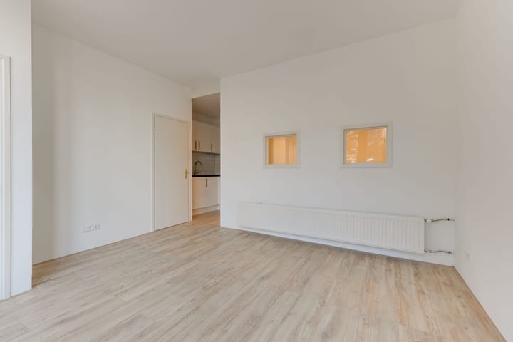 Studio te koop: Utrechtse Veer 28A1, Leiden
