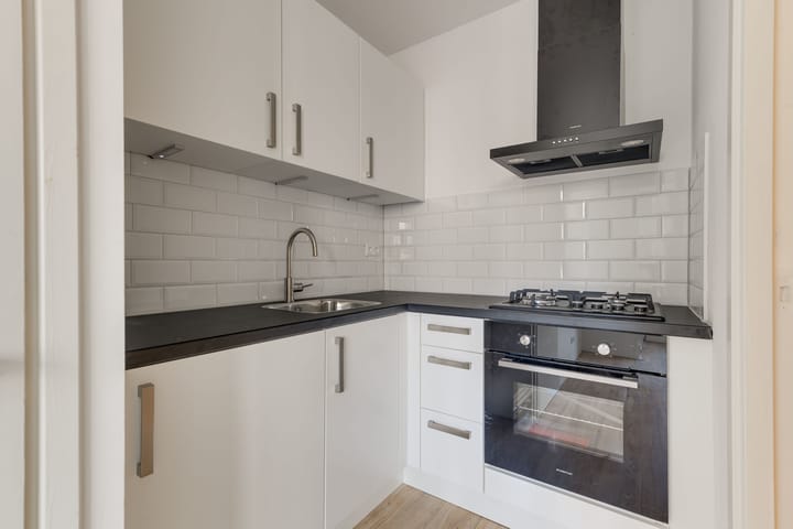 Studio te koop: Utrechtse Veer 28A1, Leiden