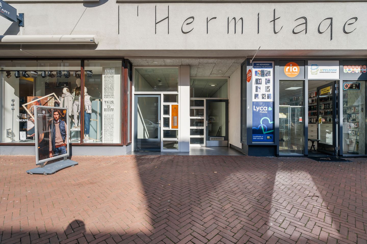 Photo 10 of Van Berlostraat 24