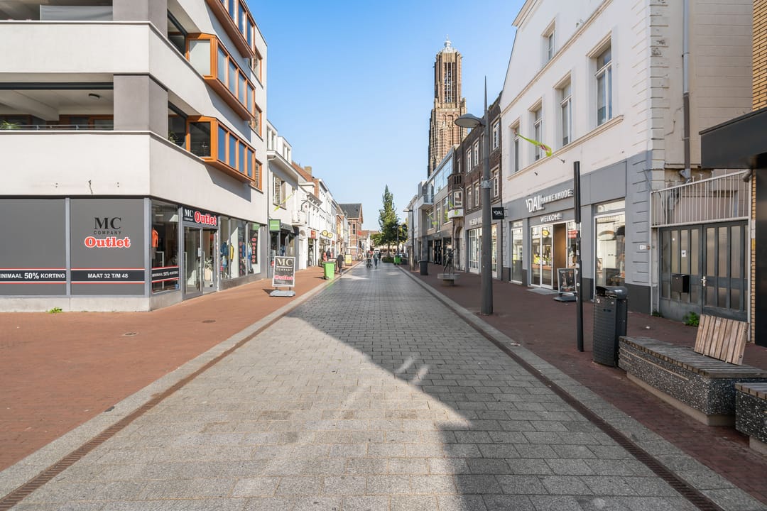 Photo 58 of Van Berlostraat 24