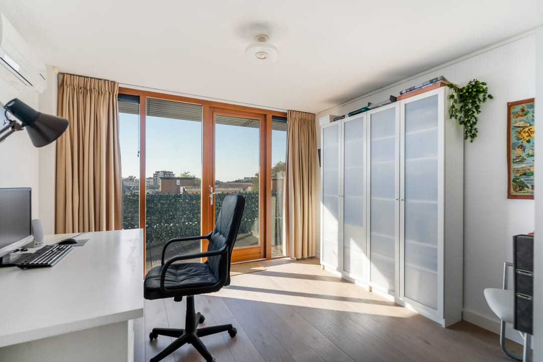 Photo 46 of Van Berlostraat 24