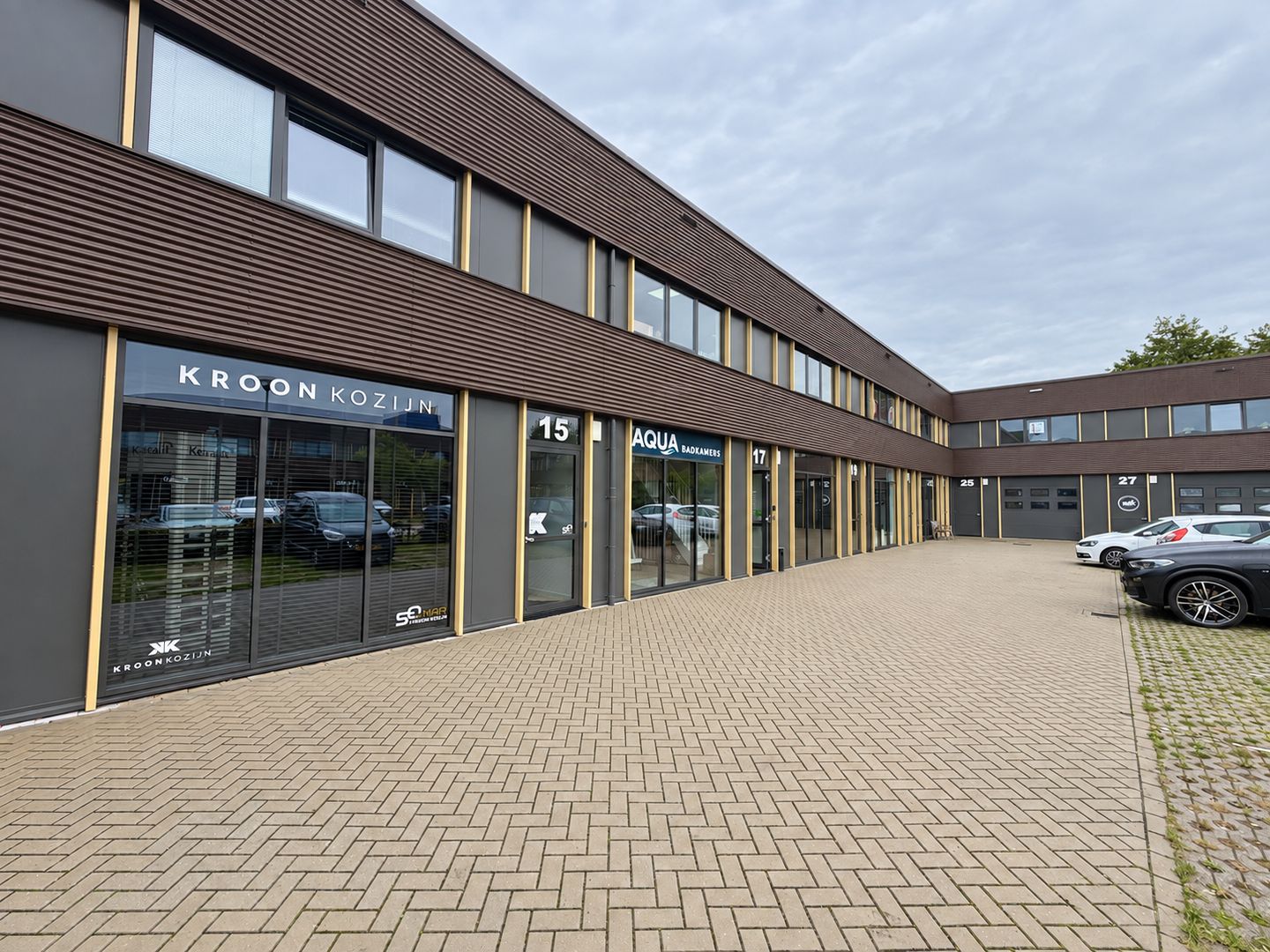 Bekijk foto 2 van Rigaweg 17