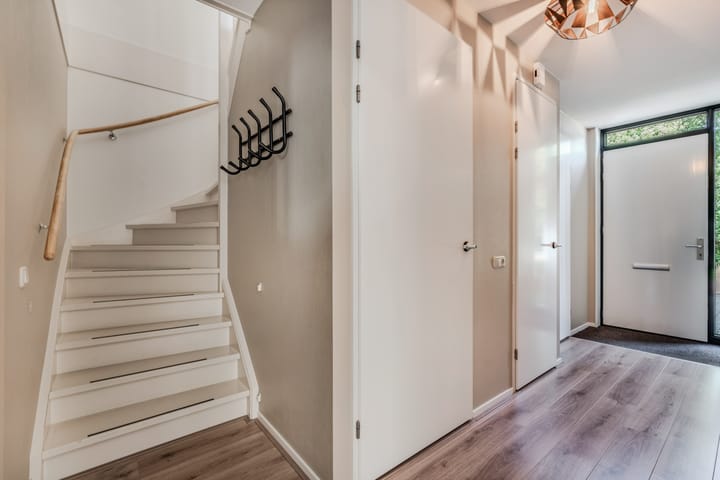 Twee-onder-één-kap te koop: Ikesingel 35, Hemrik