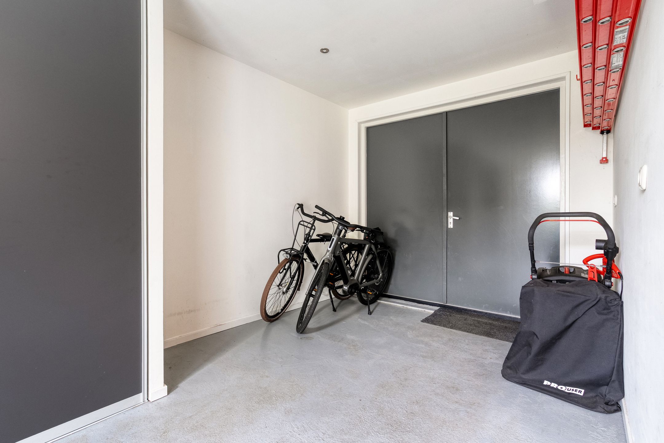 Photo 18 of Van Barneveldstraat 18