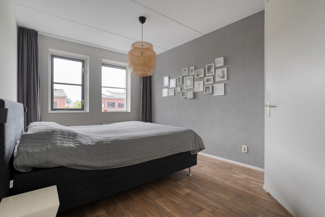 Photo 22 of Van Barneveldstraat 18