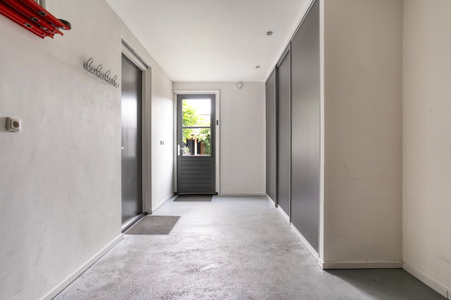 Photo 19 of Van Barneveldstraat 18