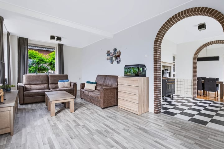 Vrijstaande woning te koop: Eerbeekseweg 115, Loenen