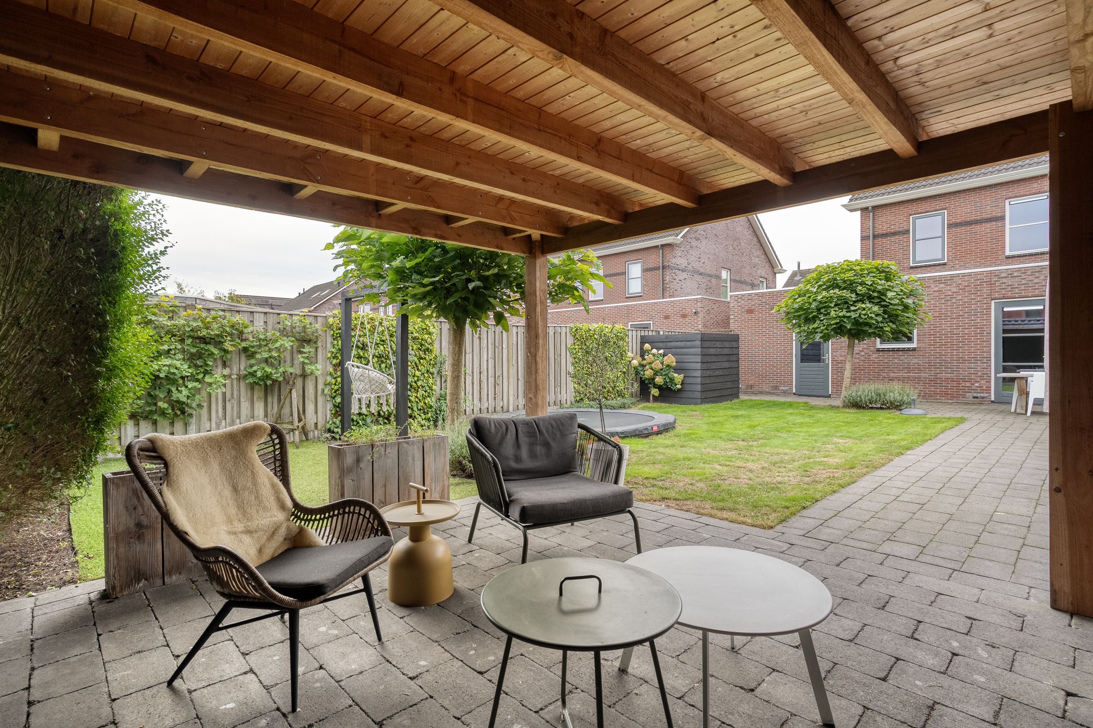 Photo 42 of Van Barneveldstraat 18