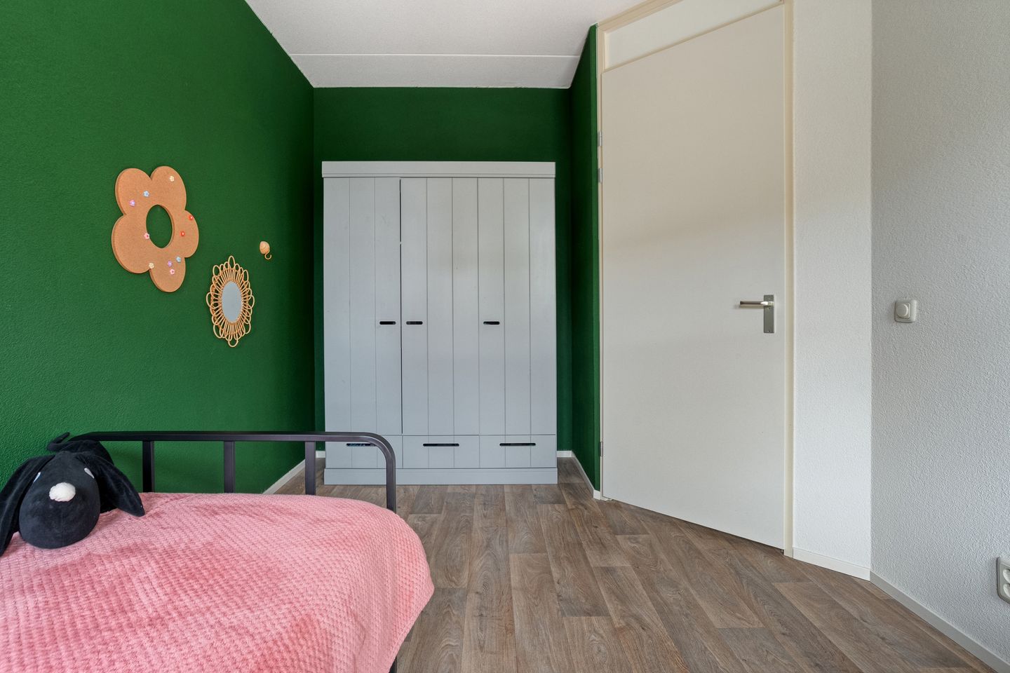 Photo 25 of Van Barneveldstraat 18