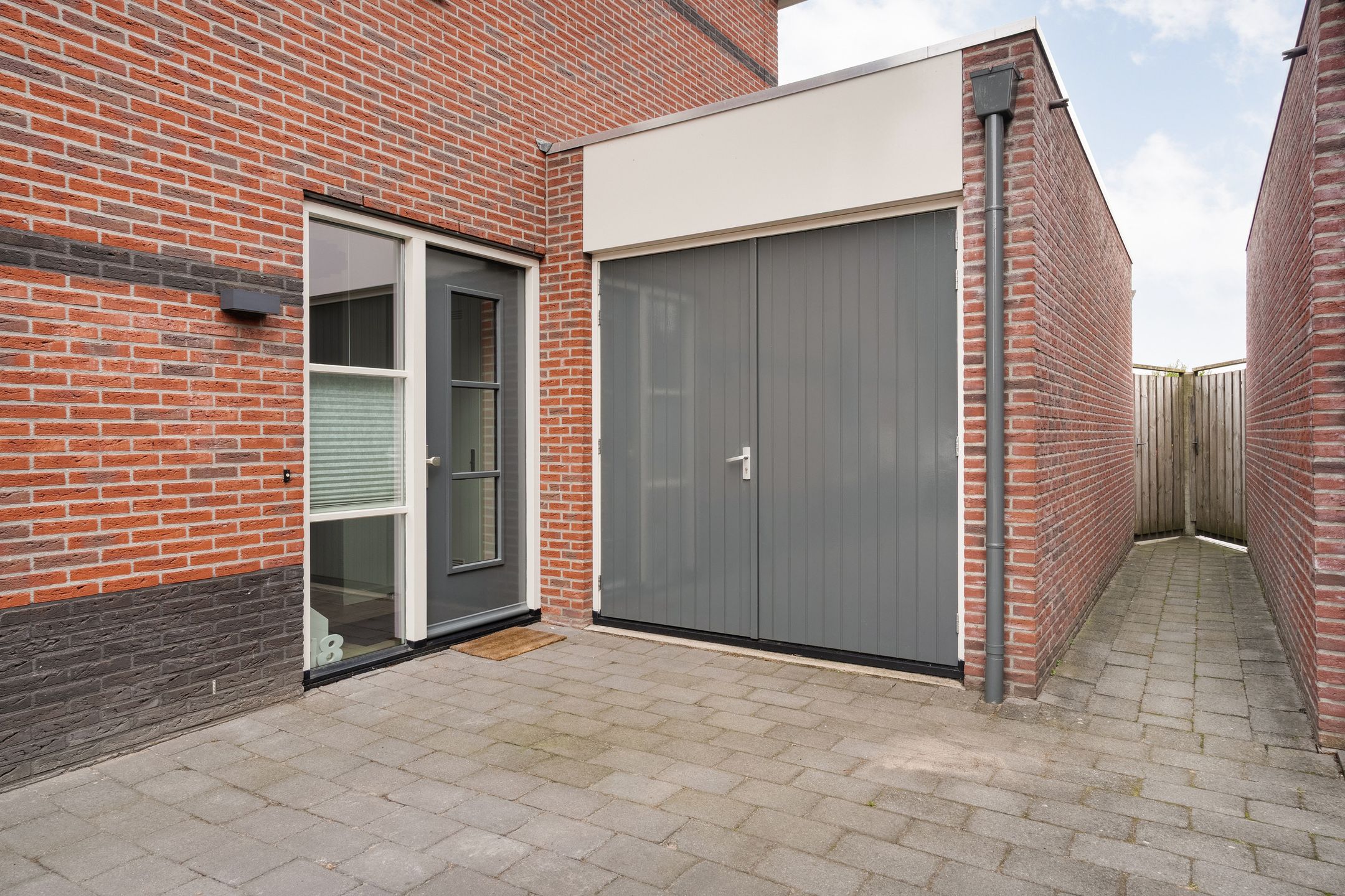 Photo 54 of Van Barneveldstraat 18