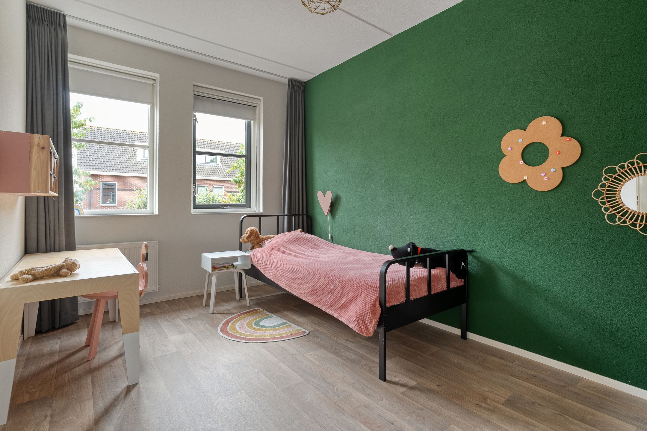 Photo 24 of Van Barneveldstraat 18