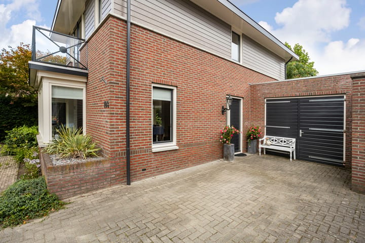 Twee-onder-één-kap te koop: Landmansweg 103, Hengelo