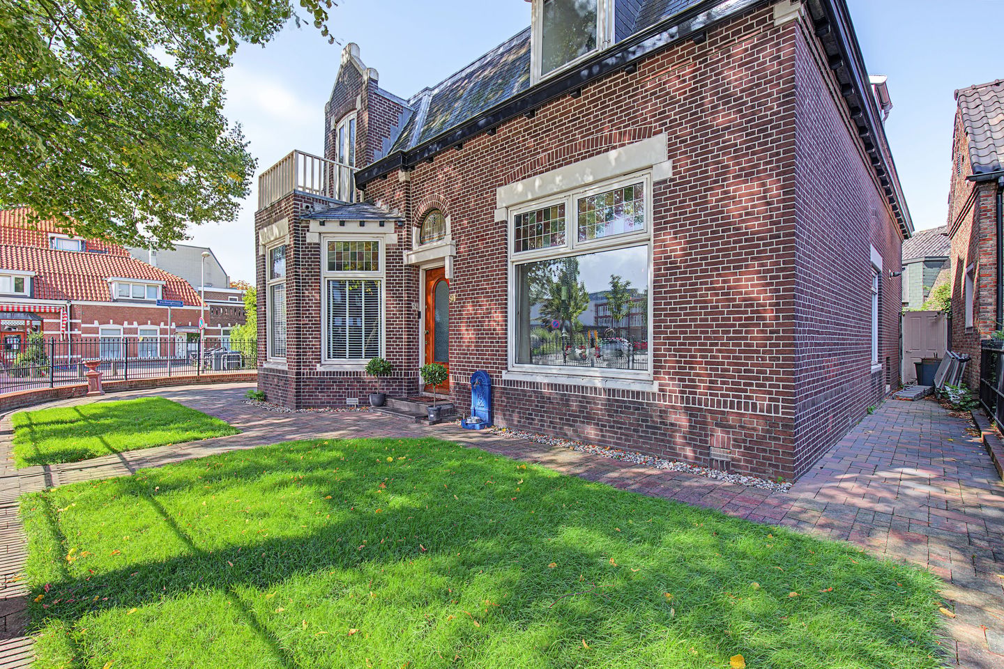 Photo 49 of Voorstraat 94