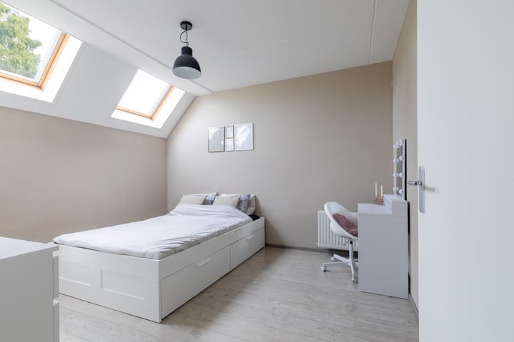Tussenwoning te koop: Zeldenrustlaan 25, Raamsdonksveer