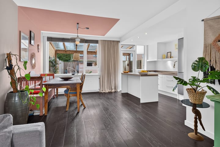 Hoekwoning te koop: Paulusstraat 13, Vught