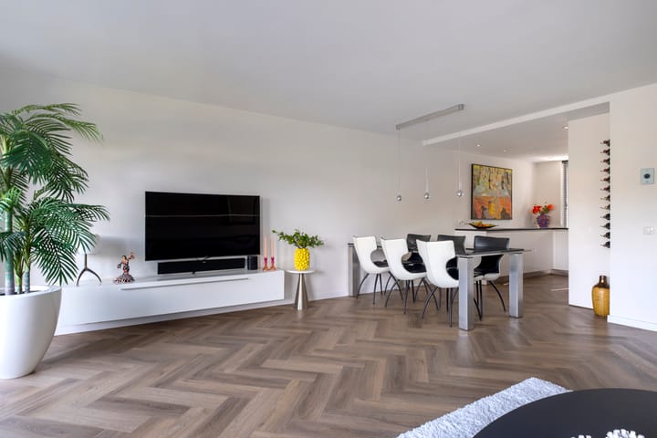 Tussenwoning te koop: Alexander Dubcekweg 76, Assen