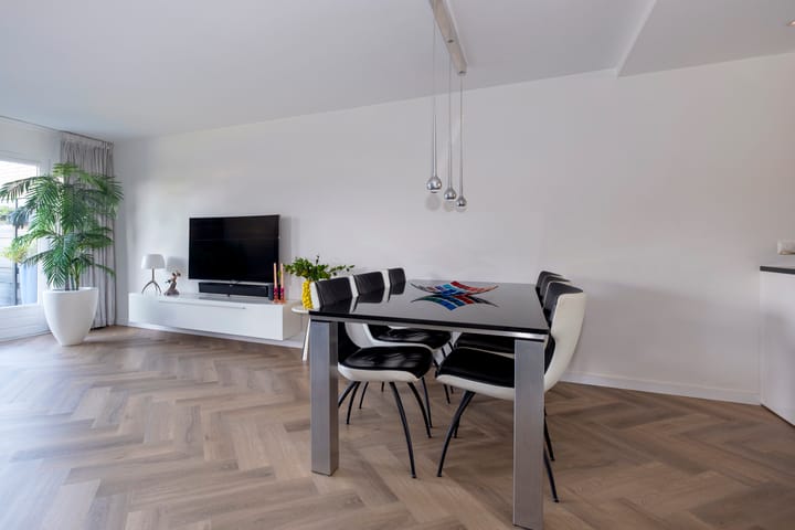 Tussenwoning te koop: Alexander Dubcekweg 76, Assen