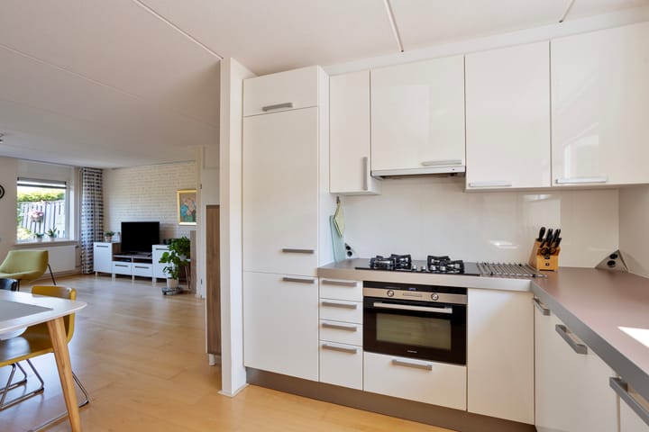 Tussenwoning te koop: Bennebroekstraat 34, Zaandam