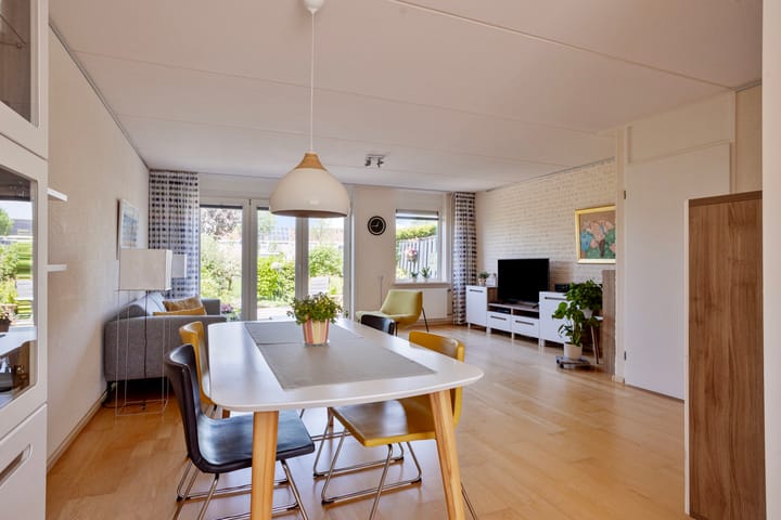 Tussenwoning te koop: Bennebroekstraat 34, Zaandam