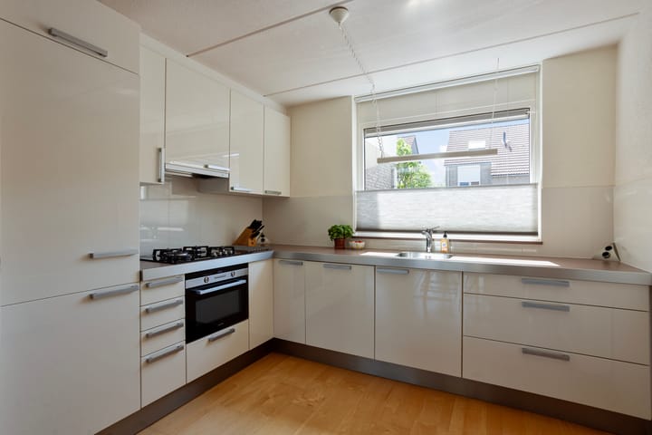 Tussenwoning te koop: Bennebroekstraat 34, Zaandam