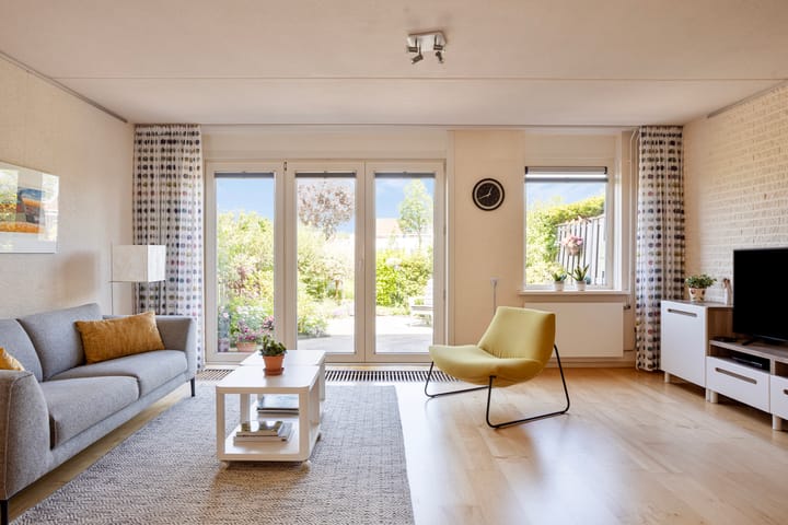 Tussenwoning te koop: Bennebroekstraat 34, Zaandam