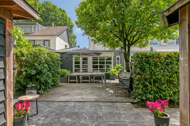 Tussenwoning te koop: Liefkenshoek 7, Riel
