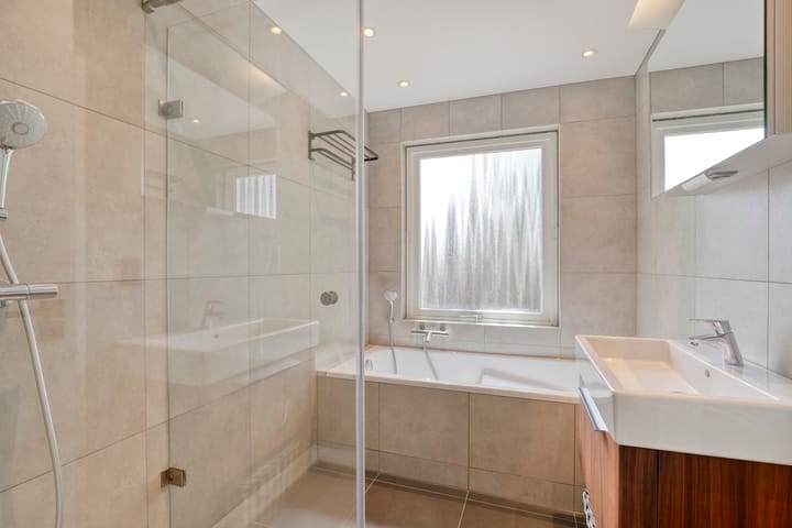Tussenwoning te koop: Liefkenshoek 7, Riel