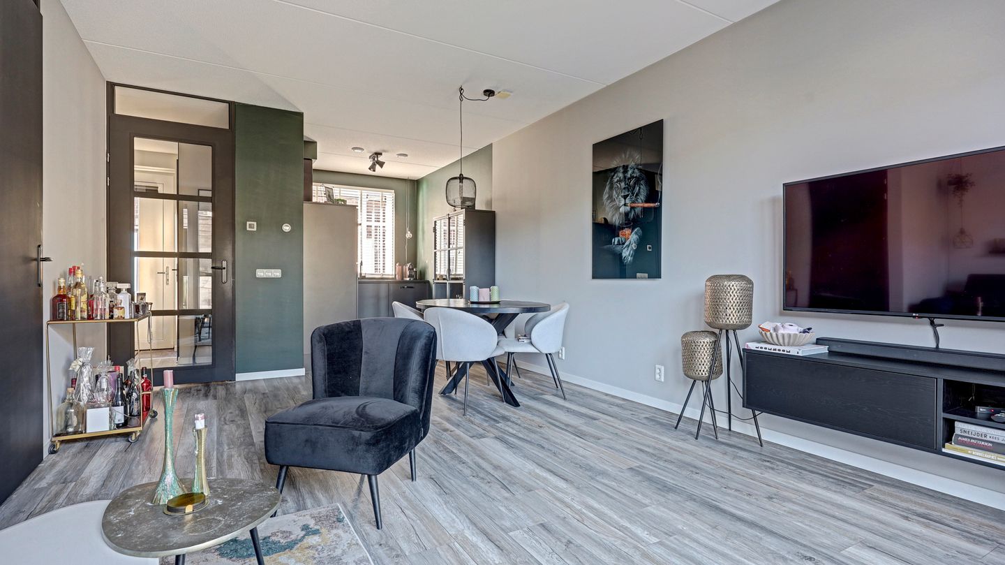 Photo 4 of Scholl Engbertsstraat 14