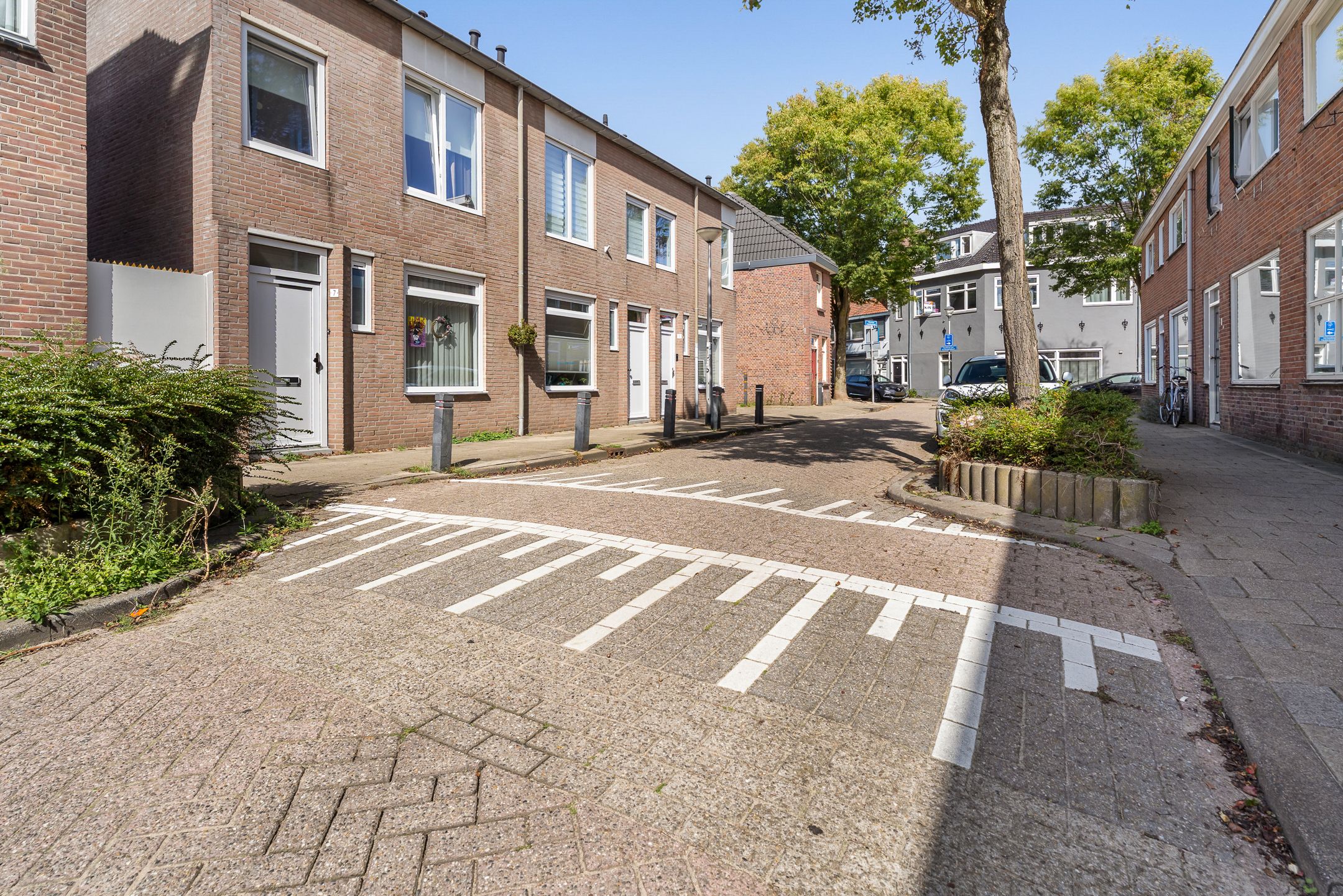 Photo 36 of Bisschop Sonniusstraat 9