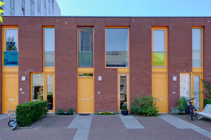 Tussenwoning te koop: Pelikaanstraat 4, Groningen