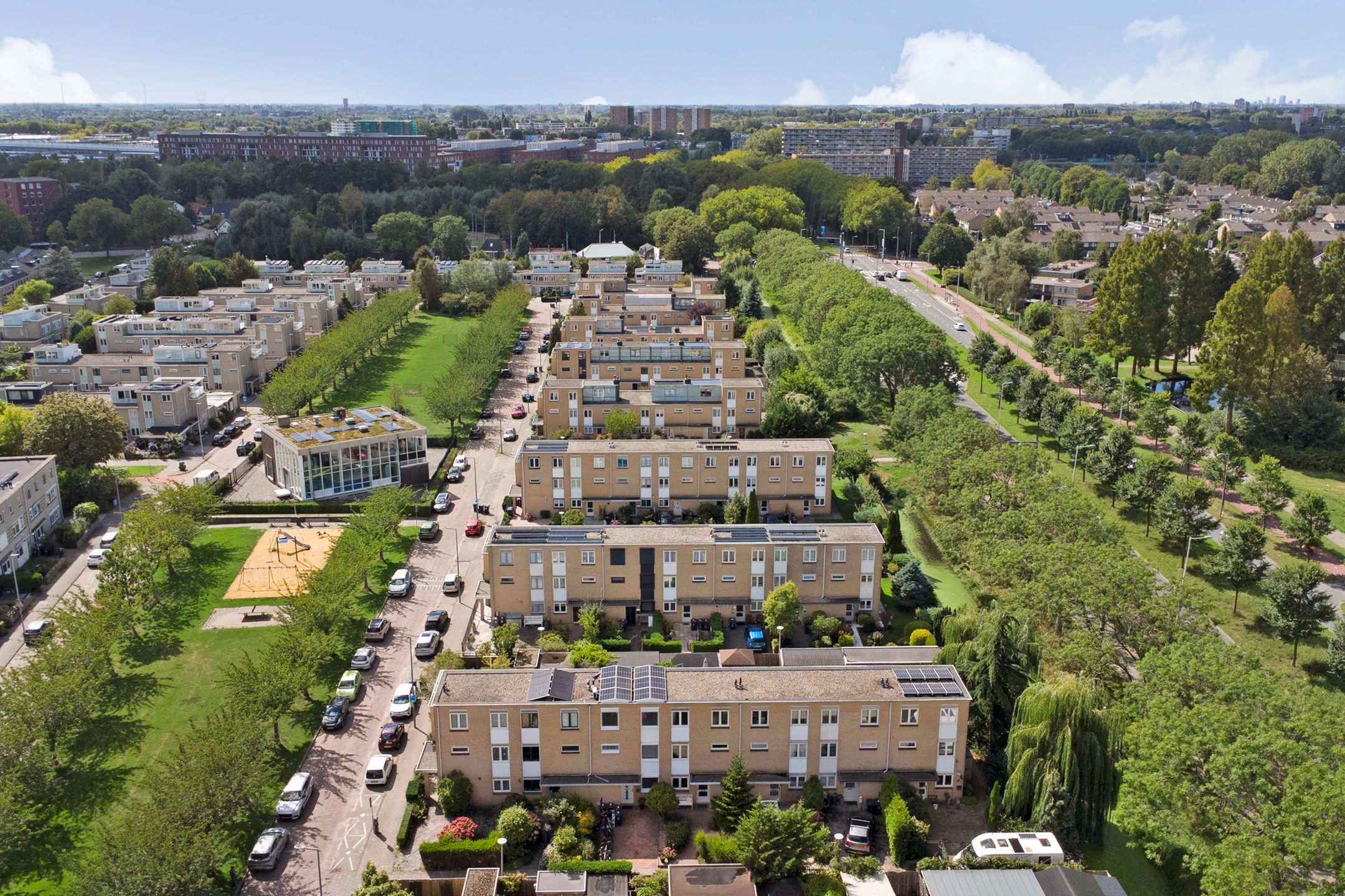 Photo 33 of Tielerwaard 61