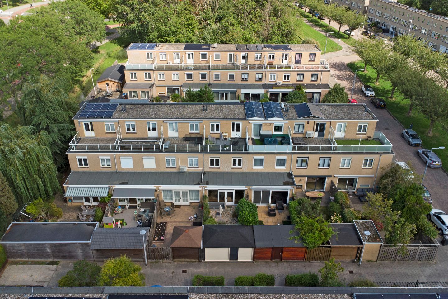 Photo 34 of Tielerwaard 61