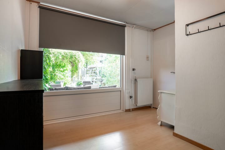 Tussenwoning te koop: Doeshof 8, Ede