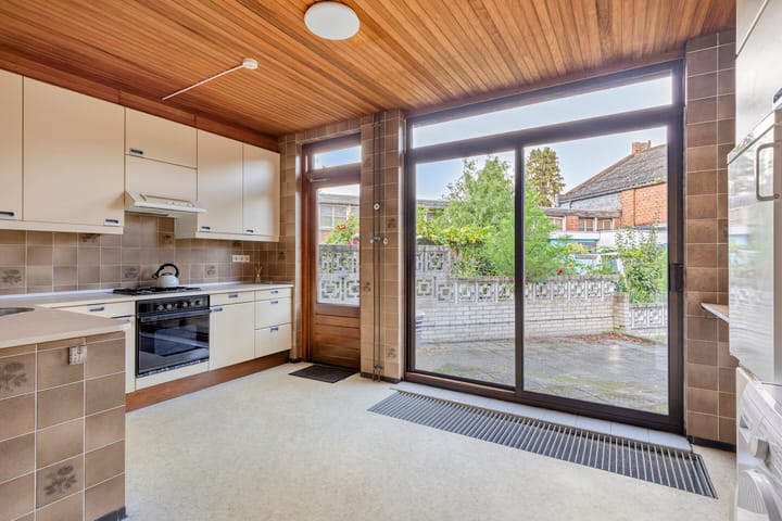 Tussenwoning te koop: Prins Bernhardlaan 79, Bergen Op Zoom
