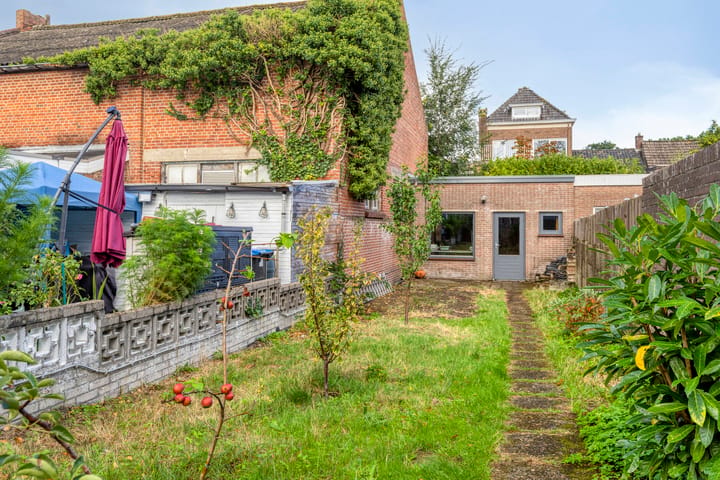 Tussenwoning te koop: Prins Bernhardlaan 79, Bergen Op Zoom